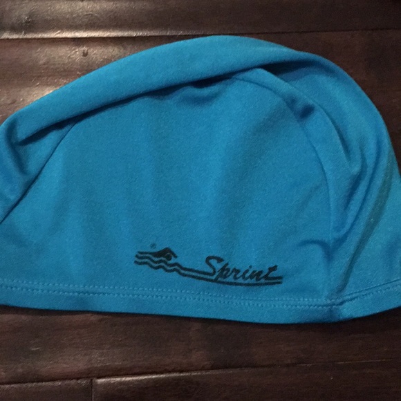 3 pc bundle! Swim caps OS kids - Picture 3 of 5